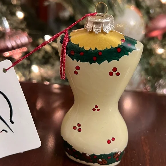 Inside Art bust form Christmas ornament hand painted holly bow limited edition - Picture 2 of 7
